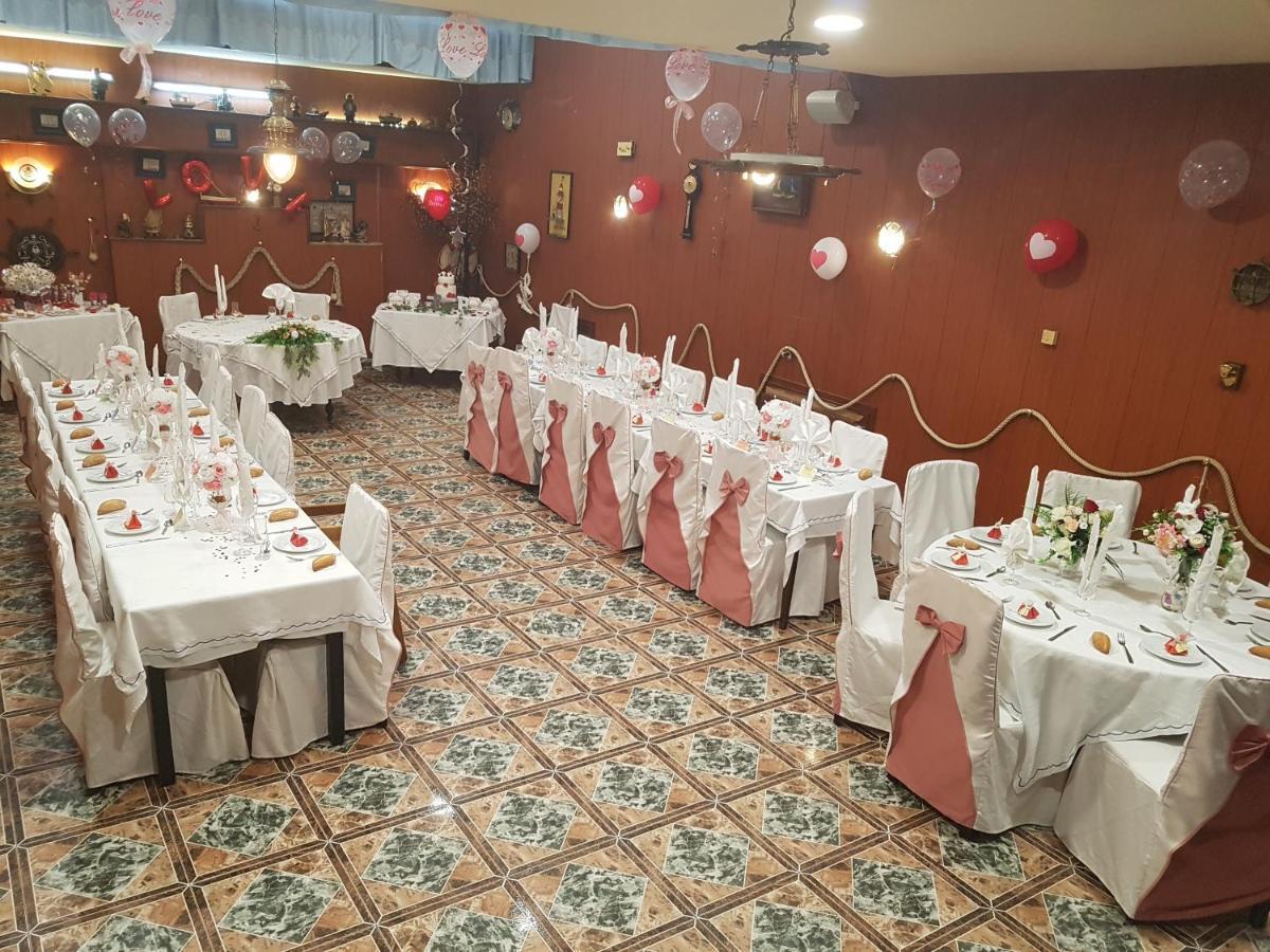 Hostal Milenium Els Monjos Dış mekan fotoğraf