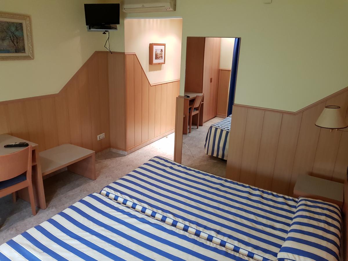 Hostal Milenium Els Monjos Dış mekan fotoğraf
