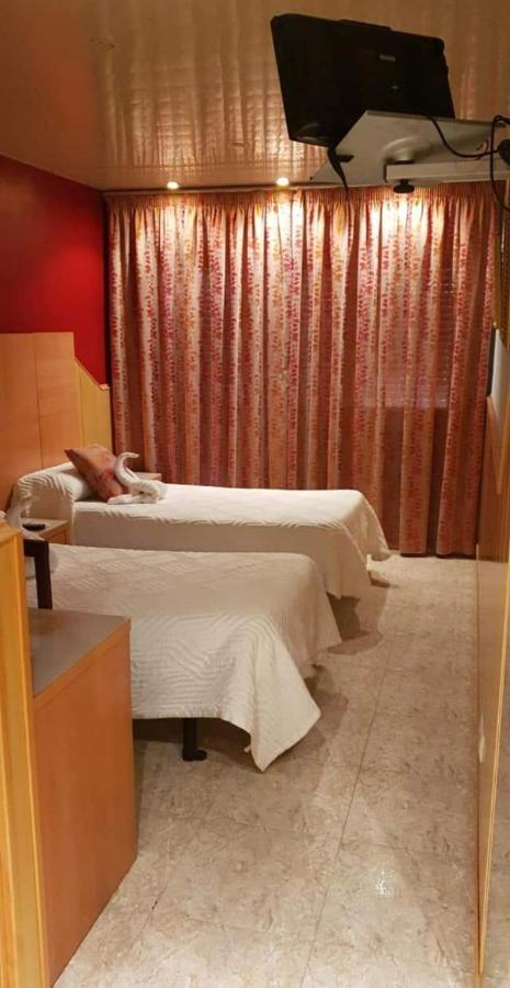 Hostal Milenium Els Monjos Dış mekan fotoğraf